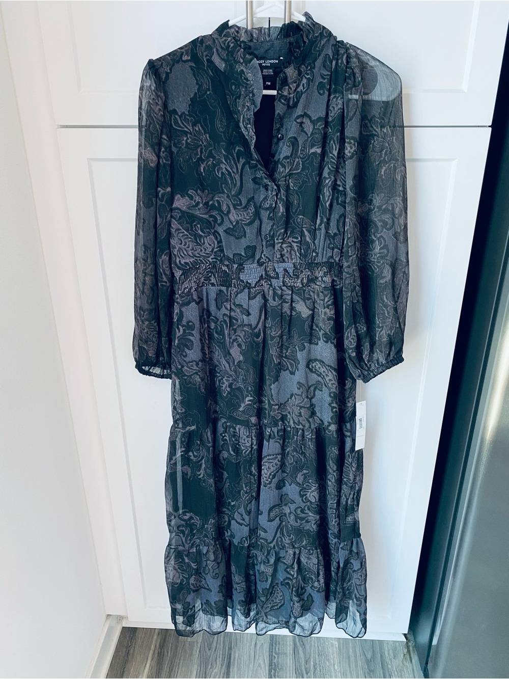 Maggy London womens petite medium black floral long sleeve slip dress gray black